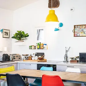 https://lumineux-a-100-m-du-c-mirabeau.aixenprovencehotels.org