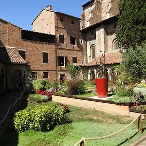 Dans Le Cloitre Saint Salvy A Albi. Apartment Albi