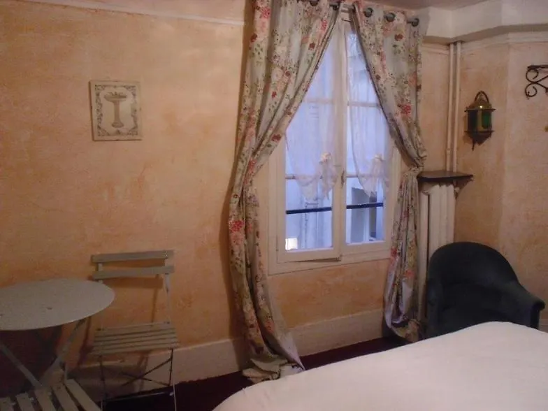 Hotel De Lille Louvre Paris 2*,
